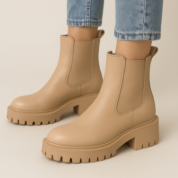 French Connection Women's Reyah Chelsea Lug Sole Boots, Size 7 Taupe color. - Picture 1 of 12